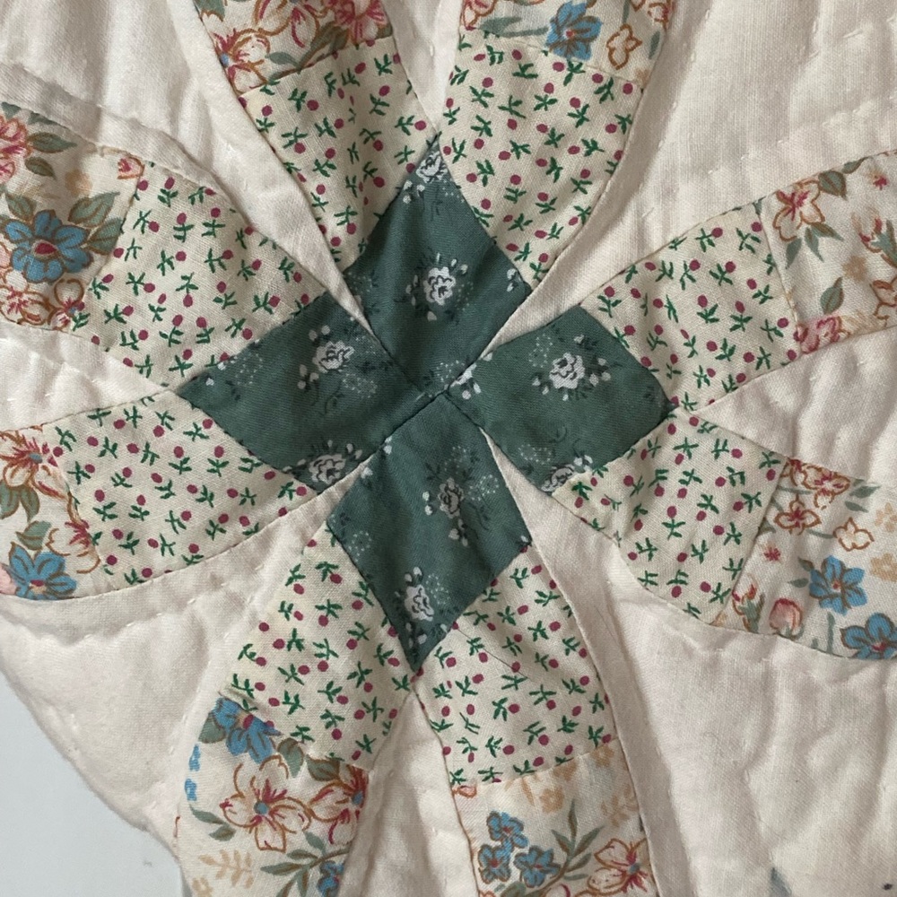 Vintage Patchwork Quilted Vest Gilet Women’s Size Medium Cottagecore Floral - Picture 3 of 9